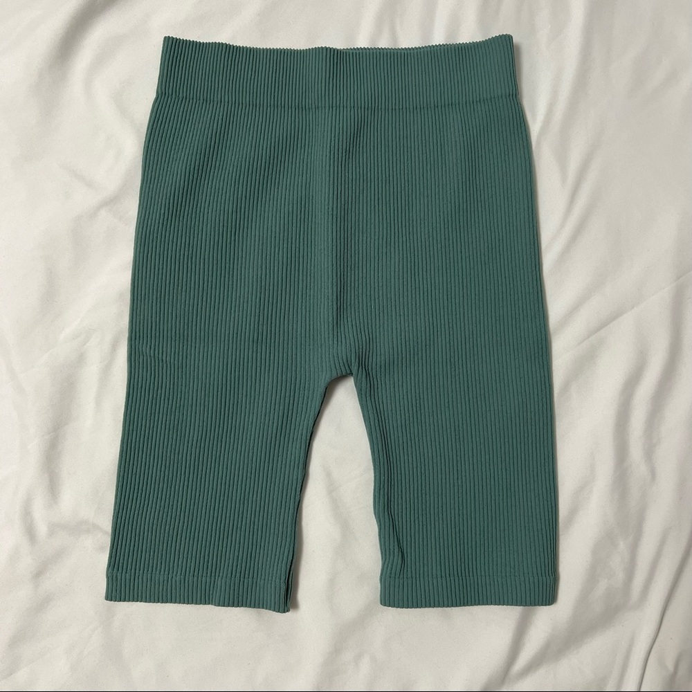 Ribbed bike shorts
